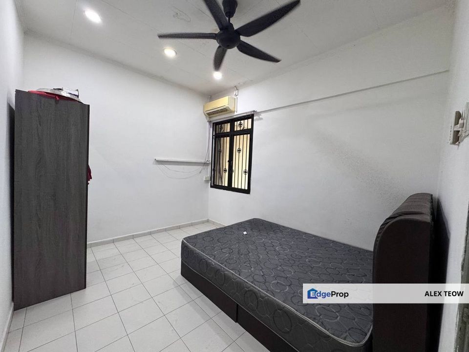 Skudai villa Apartment For Sale/ 3+1R 2B/ 1218sqft/ Skudai, Johor, Skudai