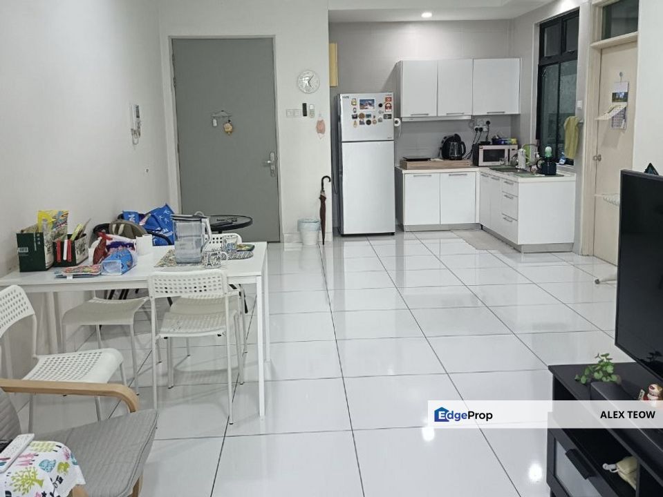 The Platino Apartment For Sale/ 2R 2B/ 829sqft/ Tampoi, Johor, Johor Bahru