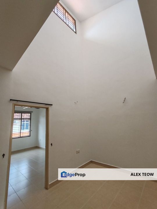 Taman Nusa Idaman Double Storey Terrance For Sale/ Iskandar Puteri, Johor, 