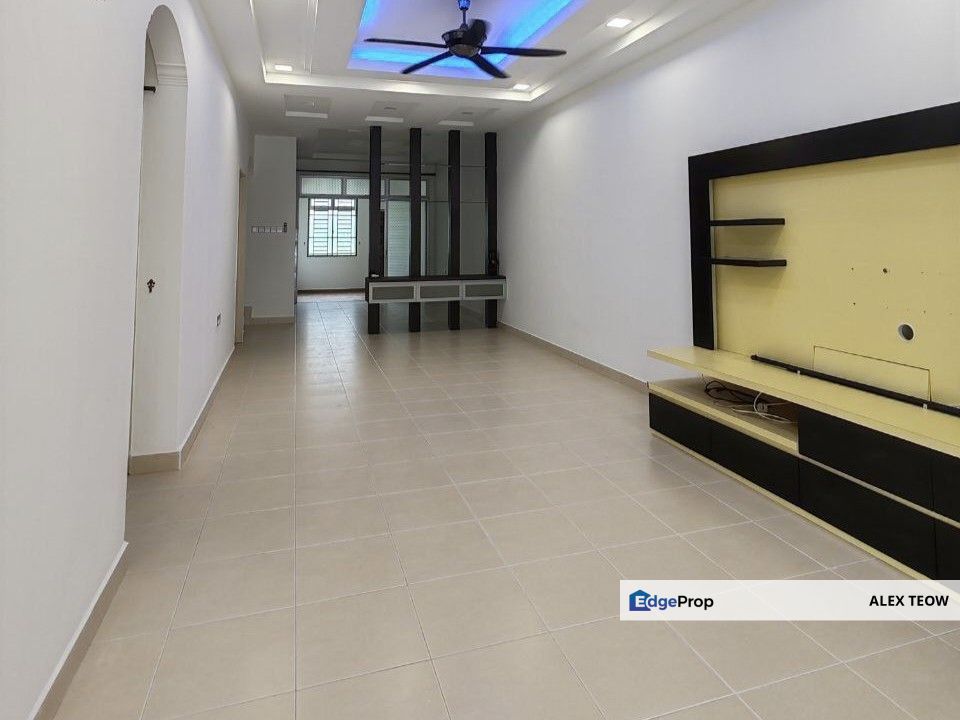 Taman Nusa Idaman Double Storey Terrance For Sale/ Iskandar Puteri, Johor, 