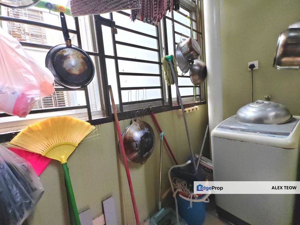 Nusa Perdana Apartment For Sale/ Full Loan/ 3R 2B/ 900sqft/ Gelang Patah, Johor, Gelang Patah