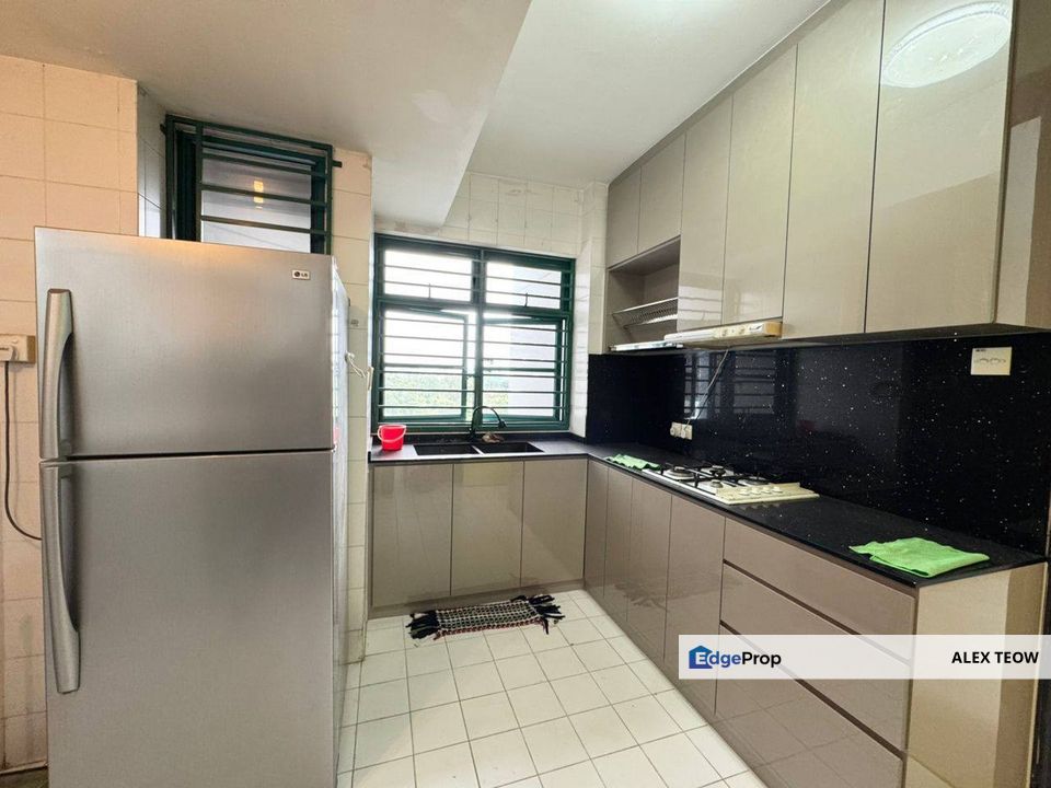 The Straits View Condominium For Sale/ 3+1R 3B/ 1670sqft/ Permas Jaya, Johor, Permas Jaya/Senibong