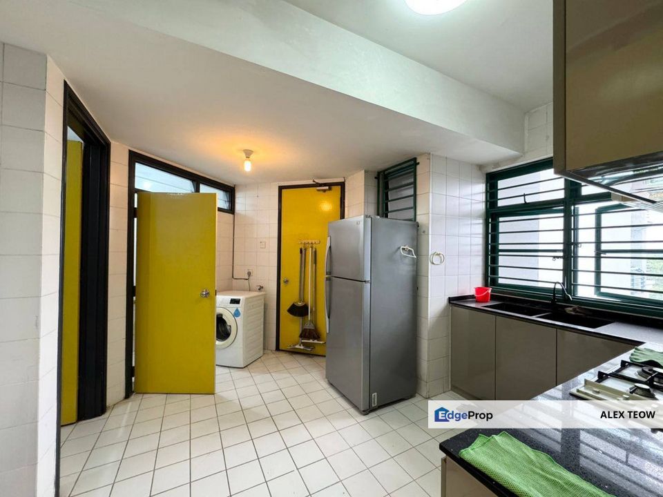 The Straits View Condominium For Sale/ 3+1R 3B/ 1670sqft/ Permas Jaya, Johor, Permas Jaya/Senibong