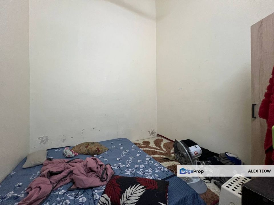 Taman Universiti Single Storey Terrance For Sale/ Skudai, Johor, Skudai