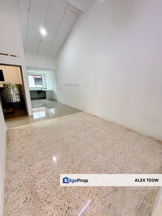 Taman Rinting Single Storey Endlot For Sale/ Masai, Johor, Masai