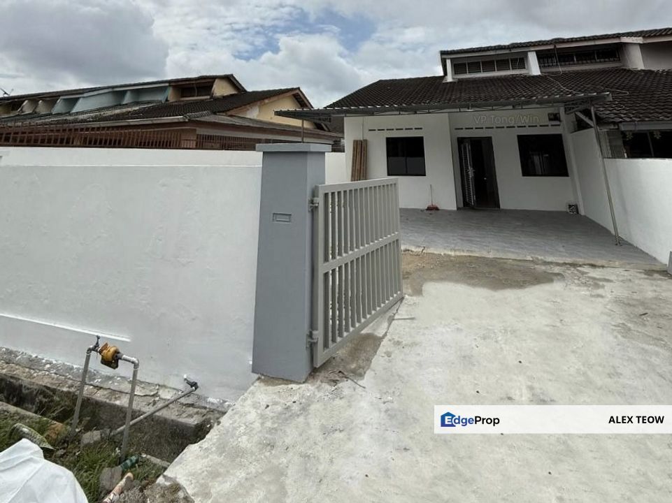 Taman Rinting Single Storey Endlot For Sale/ Masai, Johor, Masai