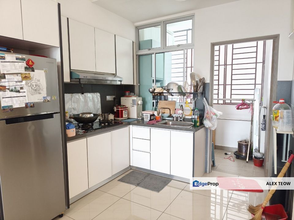 SKS Habitat Apartment For Sale/ 3R 2B/ 969sqft/ Larkin, Johor, Johor Bahru