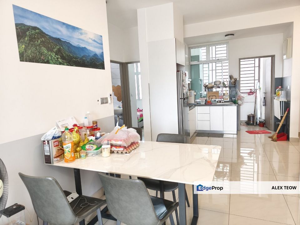 SKS Habitat Apartment For Sale/ 3R 2B/ 969sqft/ Larkin, Johor, Johor Bahru