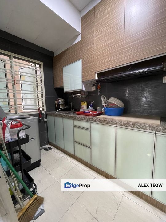 Embassy Suites Duta Impian Apartment For Sale/ 3R 3B/ 1100sqft/ Johor Bahru, Johor, Johor Bahru