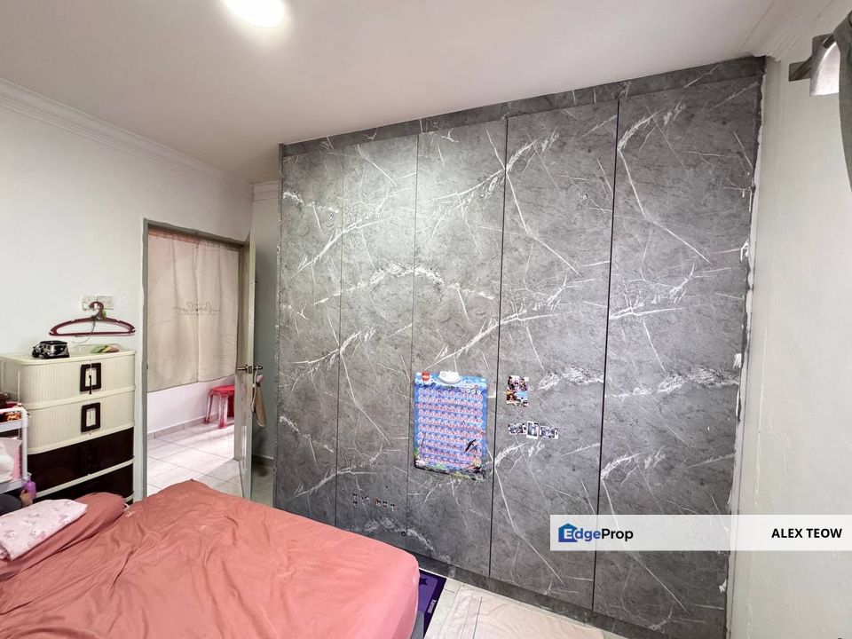 Desa Skudai Apartment For Sale/ 3R 2B/ 1184sqft/ Skudai, Johor, Skudai