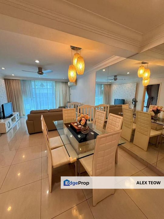 Suriamas Suites Apartment For Sale/ 3R 2B/ 1044sqft/ Larkin/ JB town, Johor, Johor Bahru