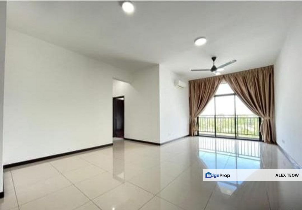 Molek Regency Apartment For Sale/ 2R 2B/ 1005sqft/ Taman Molek, Johor, Johor Bahru