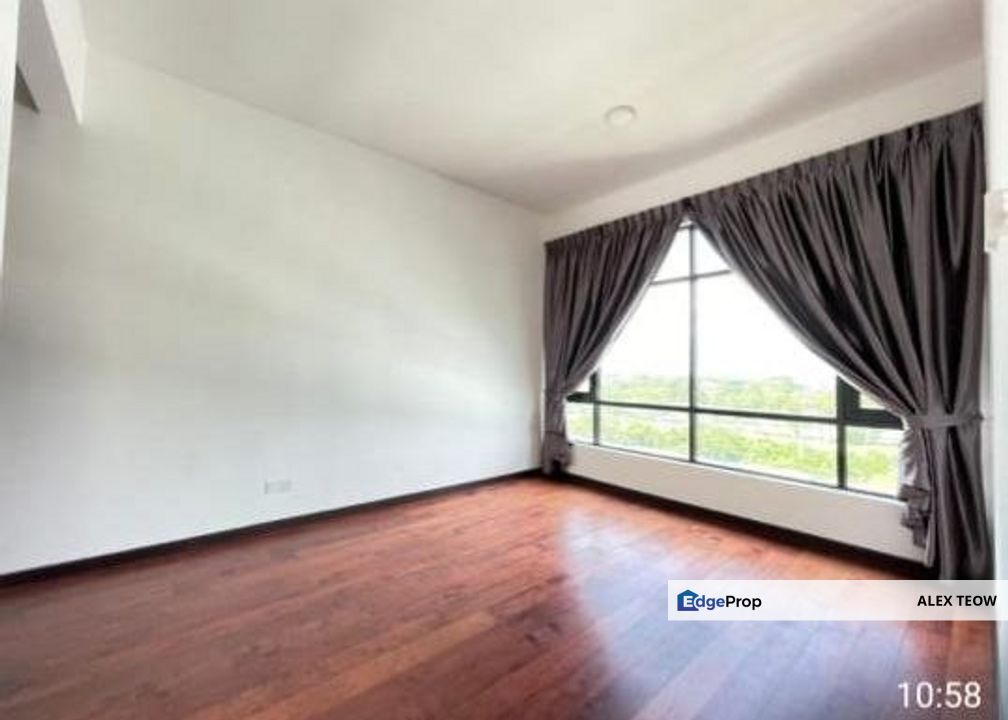 Molek Regency Apartment For Sale/ 2R 2B/ 1005sqft/ Taman Molek, Johor, Johor Bahru