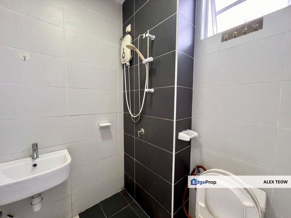 Nusa Height Apartment For Sale/ 2R 2B/ 1042sqft/ Gelang Patah/ Nusajaya, Johor, Gelang Patah