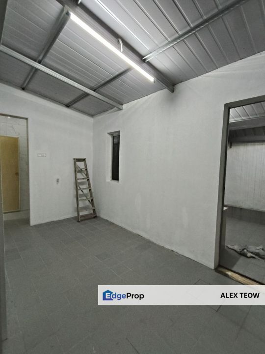 Taman Universiti Single Storey Low Cost For Sale/ Skudai, Johor, Skudai