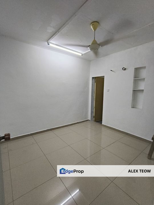 Taman Universiti Single Storey Low Cost For Sale/ Skudai, Johor, Skudai