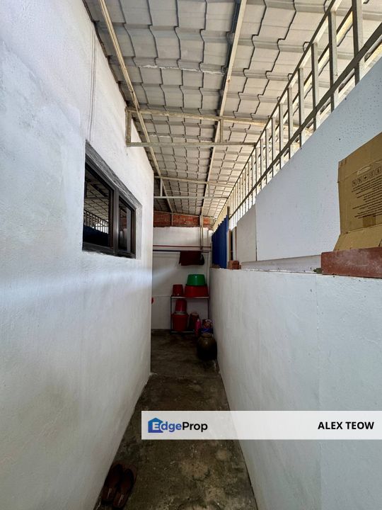 Taman Sri Putri Jalan Besi Double Storey Terrance For Sale/ Skudai, Johor, Skudai