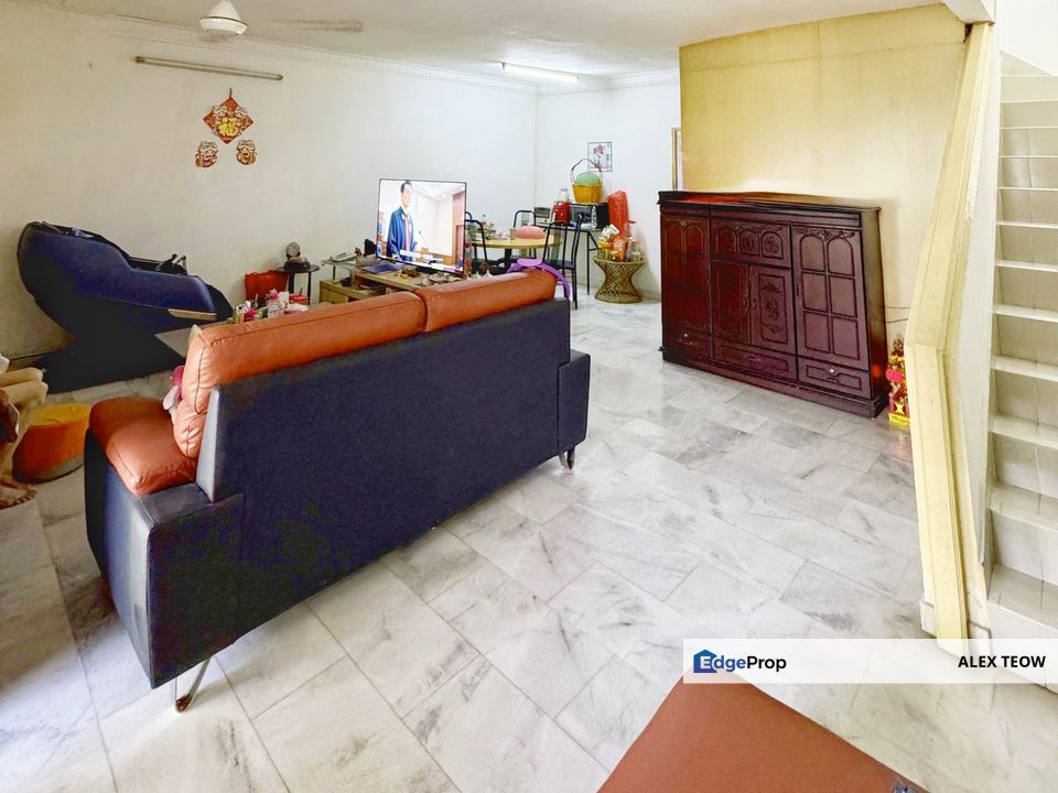 Taman Sri Putri Jalan Besi Double Storey Terrance For Sale/ Skudai, Johor, Skudai