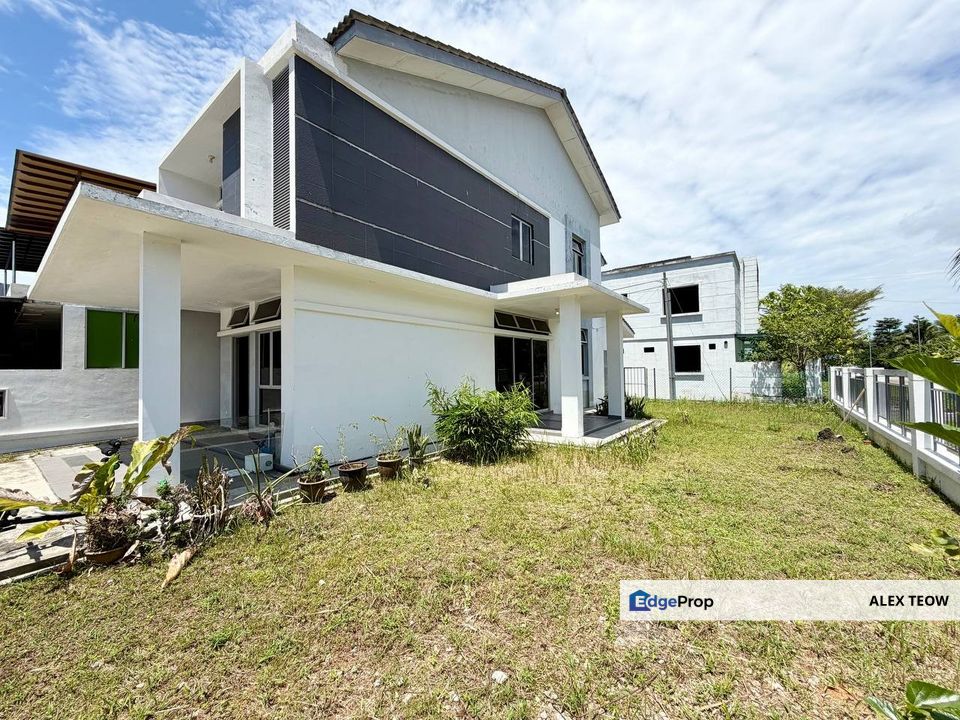 Rini Hills 2 Mutiara Rini Double Storey CORNER LOT For Sale/ Skudai, Johor, Skudai