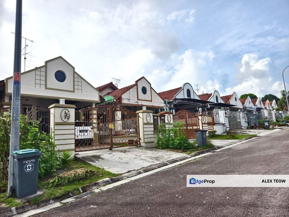 Taman Pelangi indah Single Storey Terrance/ guard and gated/ Ulu Tiram, Johor, Ulu Tiram