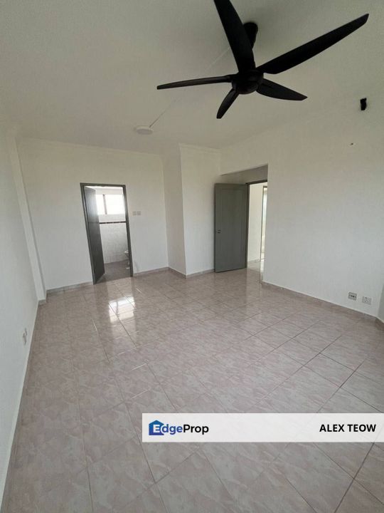 Seri Mutiara Apartment For Sale/ 3R 2B/ 1324sqft/ Full Loan/ Cash Out/ Seri Alam/ Masai, Johor, Masai