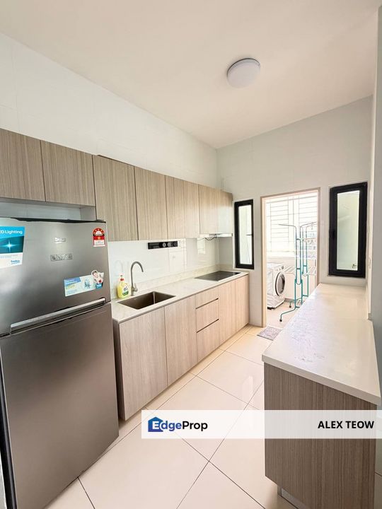 The Raffles Suites Apartment For Sale/ 3R 2B/ 1068sqft/ Uda Utama, Johor, Skudai