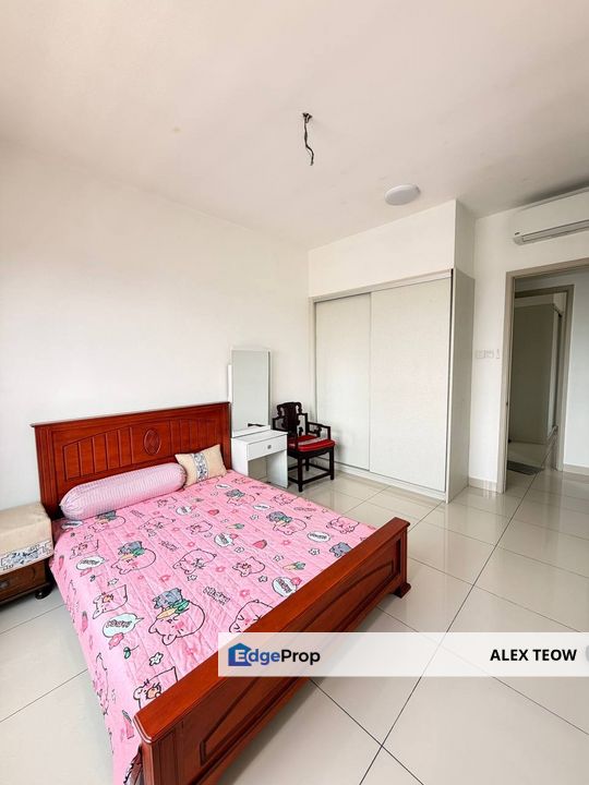 The Raffles Suites Apartment For Sale/ 3R 2B/ 1068sqft/ Uda Utama, Johor, Skudai