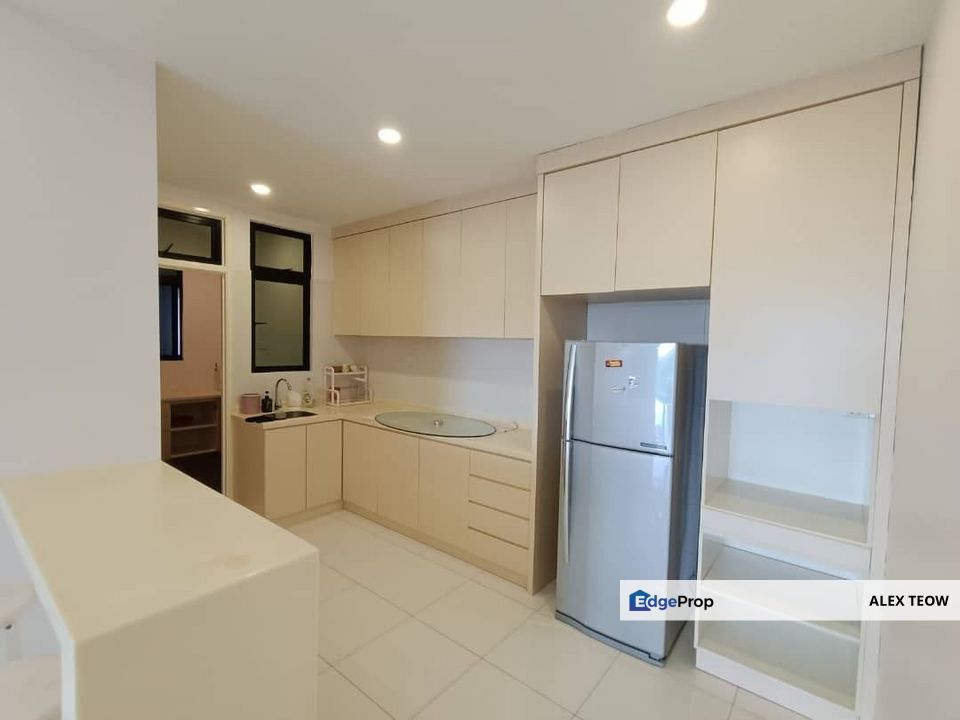 Sky Loft Apartment For Sale/ 2+1R 2B/ 1214sqft/ Bukit Indah/ Iskandar Puteri, Johor, Johor Bahru