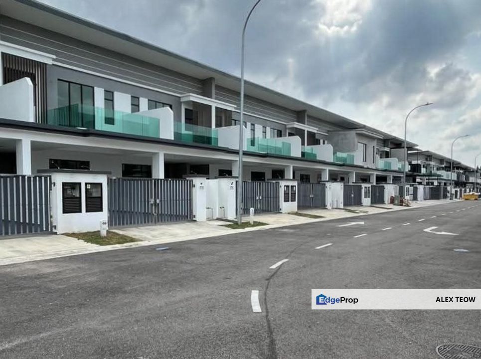 Lily 4 @ Bestari Indah Double Storey Terrance For Sale/ Ulu Tiram, Johor, Ulu Tiram