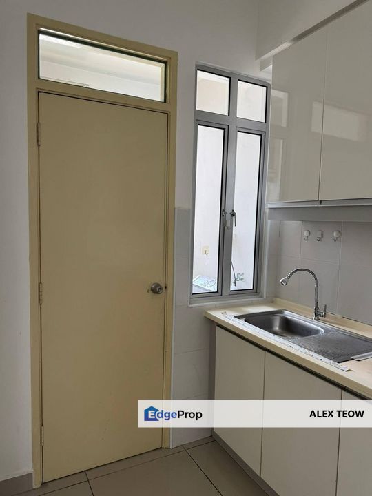 Austin Suites Apartment For Sale/ 2R 2B/ 906sqft/ Mount Austin, Johor, Johor Bahru