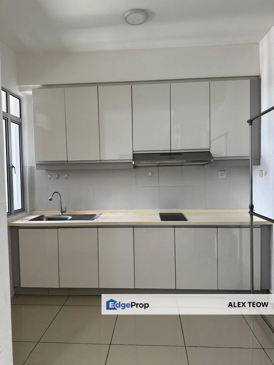 Austin Suites Apartment For Sale/ 2R 2B/ 906sqft/ Mount Austin, Johor, Johor Bahru