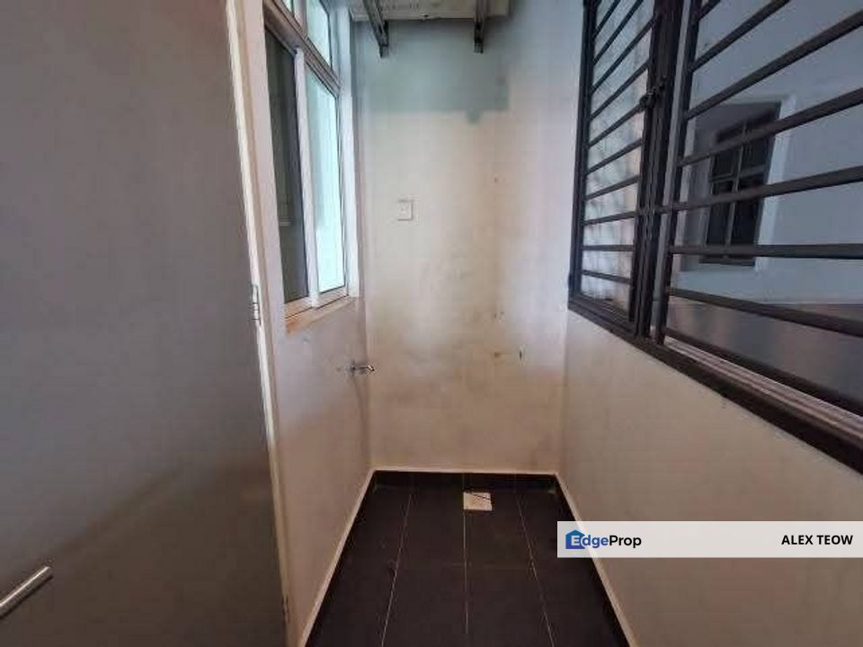 Sky Suites @ Meldrum Hill Apartment For Sale/ 1R 1B/ 581sqft/ Johor Bahru, Johor, Johor Bahru