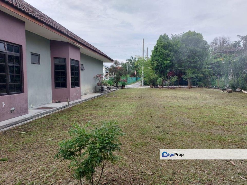 Banglo setingkat 7200kps Kampung Kerdas Gombak , Selangor, Gombak