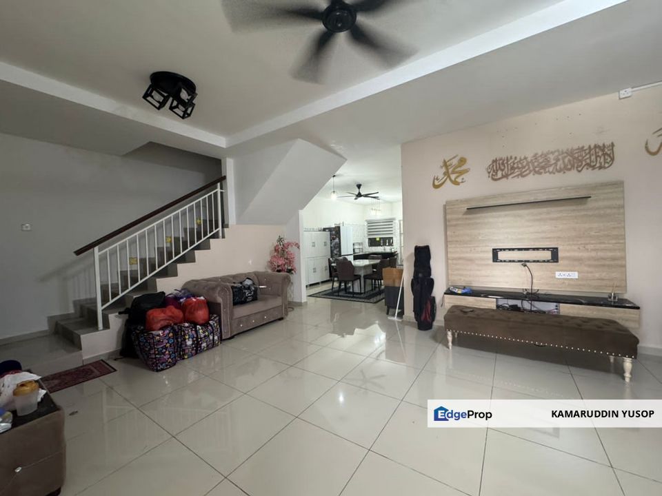 Rumah Semi-D 2-Tingkat Taman Chandan Putri 3 untuk dijual.
(Hadapan Universiti Sultan Azlan Shah), Perak, Kuala Kangsar