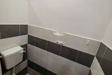 PANGSAPURI IKHLAS(TAMAN TUNKU INTAN SAFINA