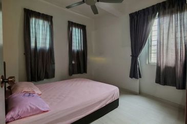 PANGSAPURI IKHLAS(TAMAN TUNKU INTAN SAFINA