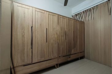 PANGSAPURI IKHLAS(TAMAN TUNKU INTAN SAFINA