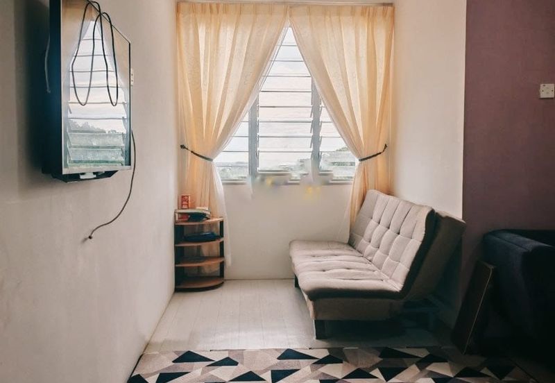 PANGSAPURI IKHLAS(TAMAN TUNKU INTAN SAFINA