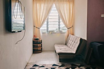 PANGSAPURI IKHLAS(TAMAN TUNKU INTAN SAFINA