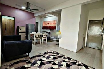 PANGSAPURI IKHLAS(TAMAN TUNKU INTAN SAFINA