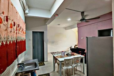 PANGSAPURI IKHLAS(TAMAN TUNKU INTAN SAFINA