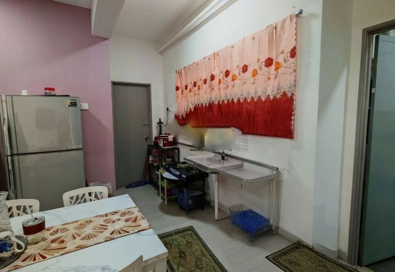 PANGSAPURI IKHLAS(TAMAN TUNKU INTAN SAFINA