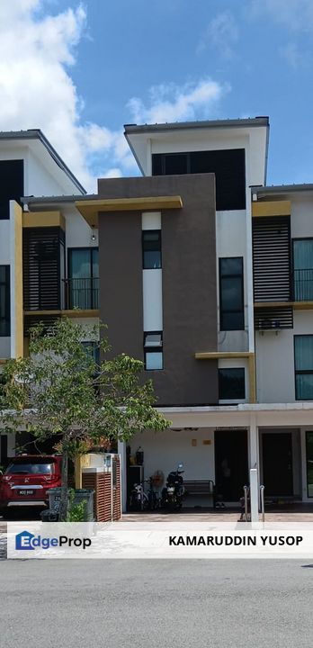 FREEHOLD TOWNHOUSE 3R3B GATED Guarded Cempakaseri 2 Kota Seriemas Golf KPJ University Nilai Sepang KLIA, Negeri Sembilan, Seremban