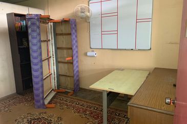 Jalan Tok Ungku, Rahang