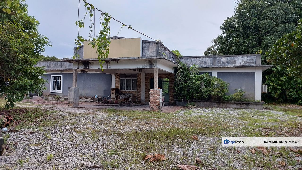 Banglo separa siap beserta kebun buahan 2 ekar di Changkat Tin, Tanjung
Tualang, Perak, Perak, Kinta