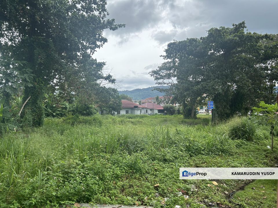 FREEHOLD Land NON-BUMI 1 acre Main Road Fronting CENTRE of MANTIN TOWN, 3km from LEKAS Highway, Negeri Sembilan, Seremban