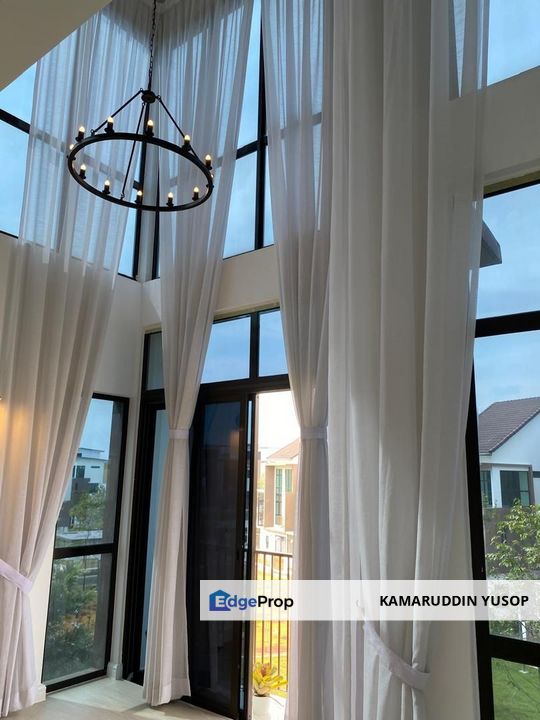 FREEHOLD 3 bedroom CORNER TOWNHOUSE GATED GUARDED Cempakaseri 2 Kota Seriemas Golf KPJ University Nilai Sepang KLIA, Negeri Sembilan, Seremban