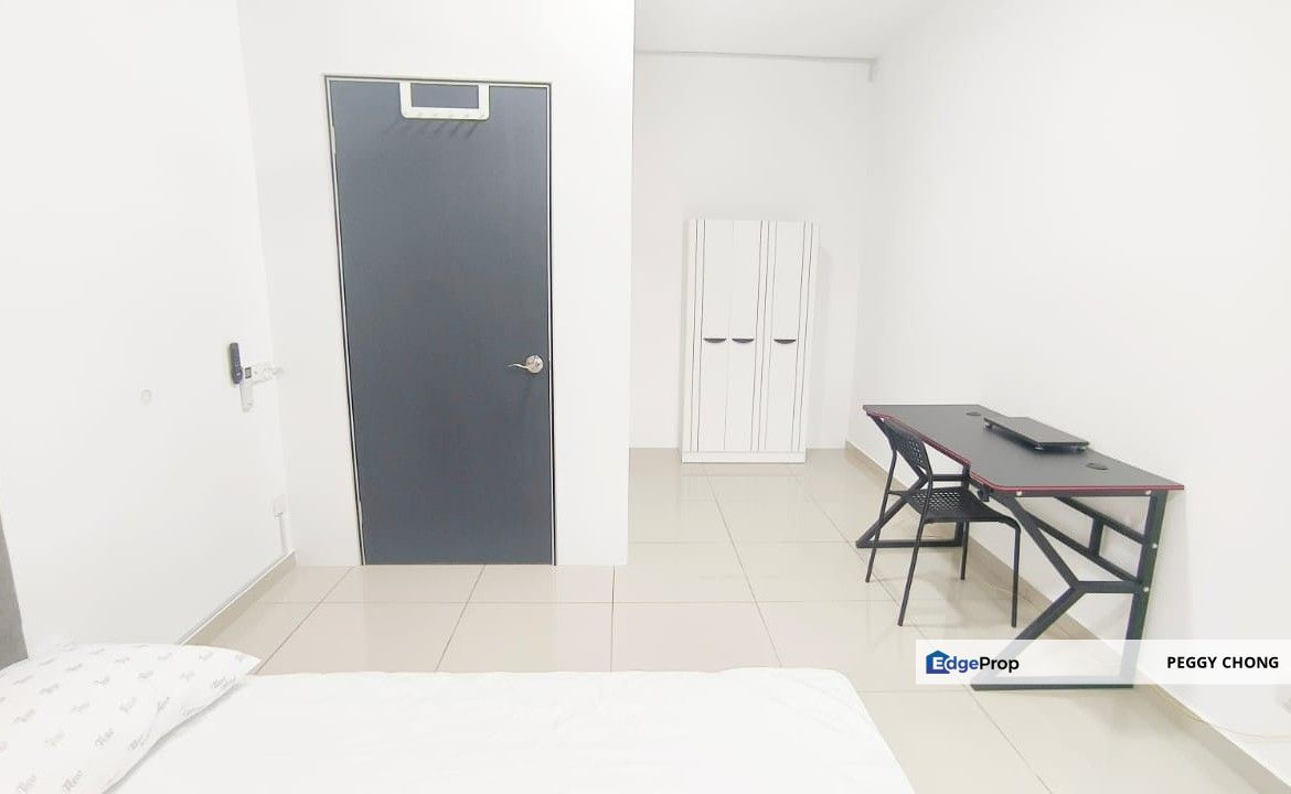 Cheap & Best Value Middle Room with Balcony for Rent in Damansara Perdana | Fully Furnished | RM1000 💖, Selangor, Damansara Perdana