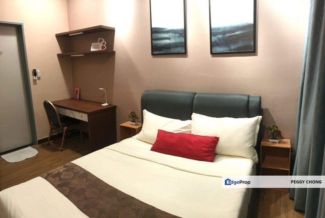 Cheap & Best Value Master Bedroom for Rent at Pinnacle | Fully Furnished | Female Unit, Selangor, Petaling Jaya