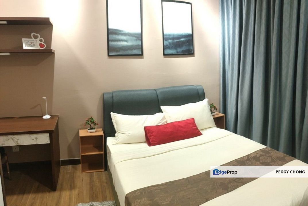 Cheap & Best Value Master Bedroom for Rent at Pinnacle | Fully Furnished | Female Unit, Selangor, Petaling Jaya